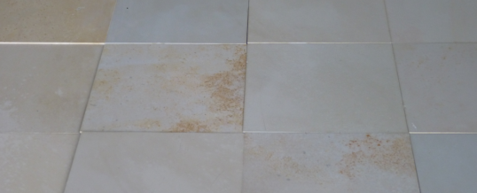 Solnhofener Natursteinplatten im Badezimmer